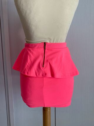 Gonna rosa Bershka con balza tg S