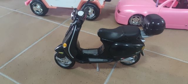 Moto Vespa Bratt - Juguete
