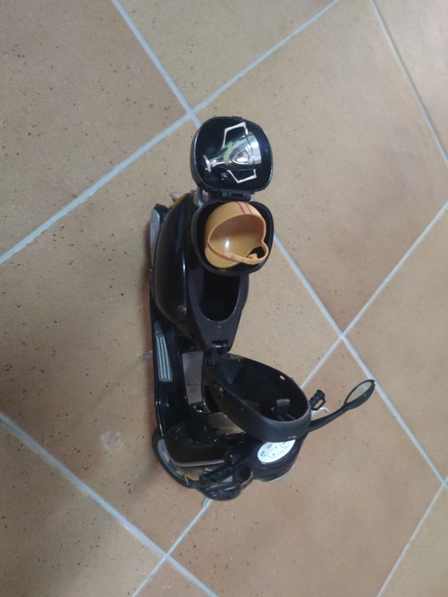 Moto Vespa Bratt - Juguete