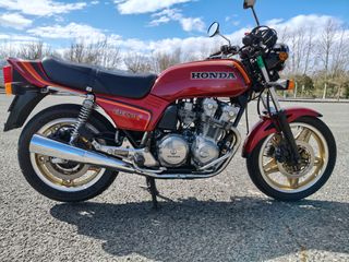 Honda CB750F - Moto Clásica