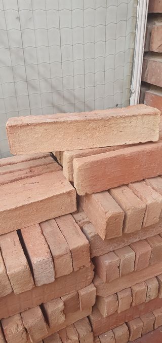 Ladrillos rústicos macizos