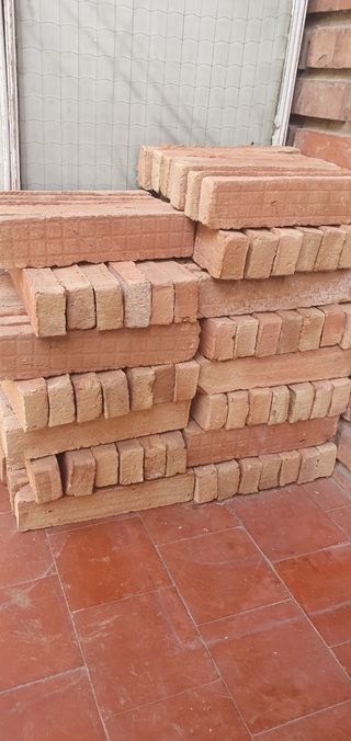 Ladrillos rústicos macizos