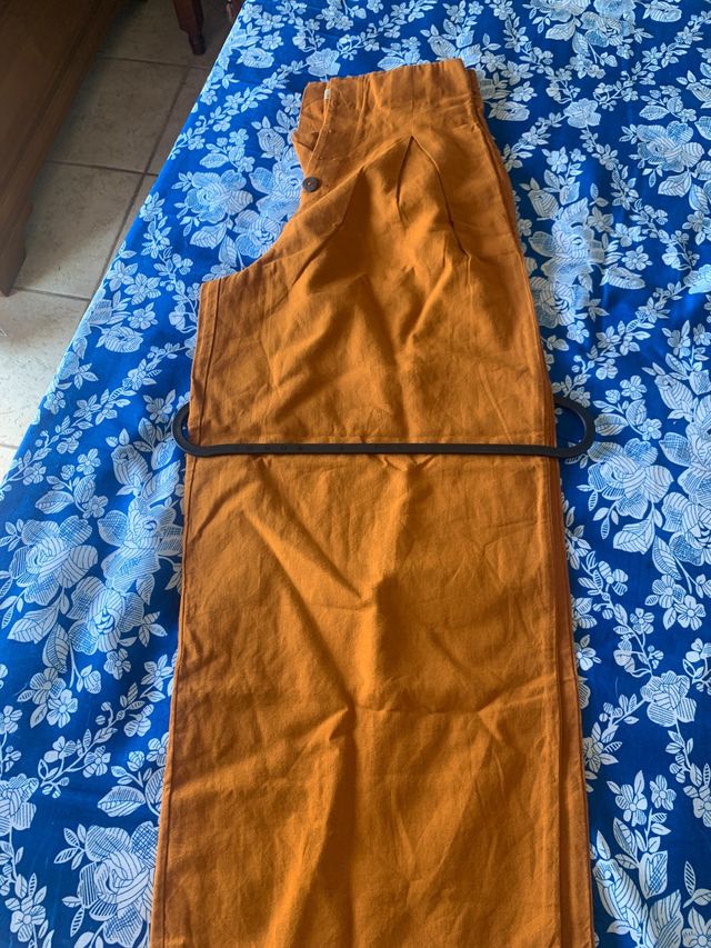 Pantalón Pull&Bear marrón nuevo