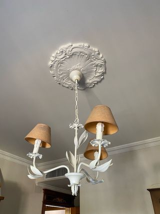 Armario y mesita de noche de madera