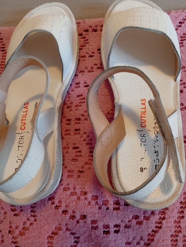 Sandalias Dotor Cutillas blancas, puestas una vez