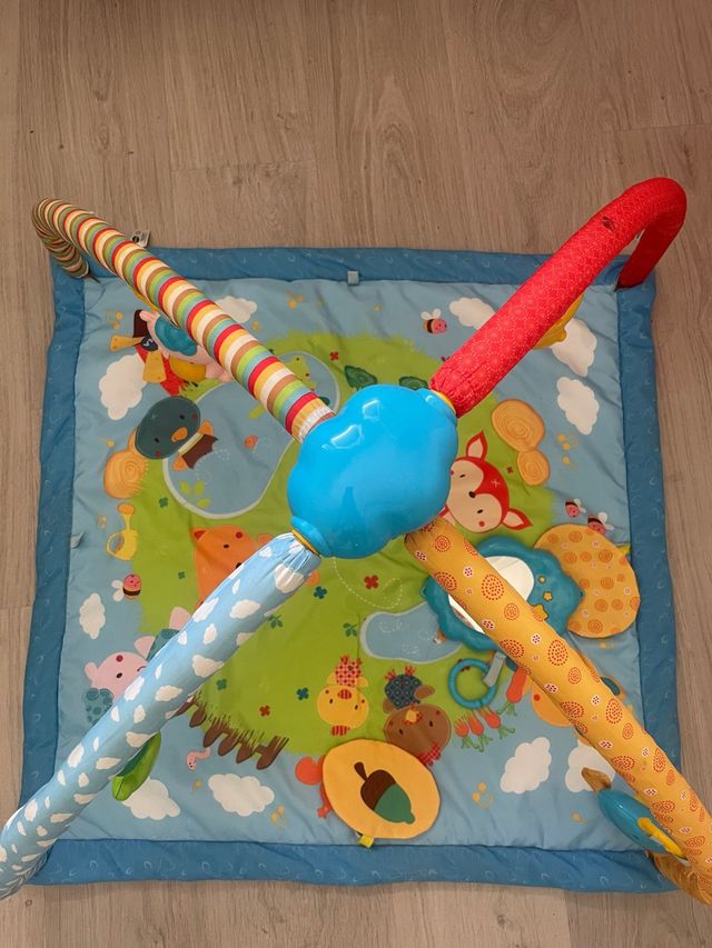 Alfombra actividades bebé