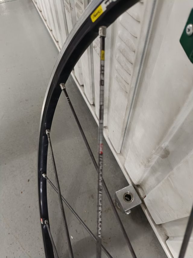 Ruedas Mavic R-Sys SLS