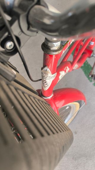 Bicicleta roja estilo vintage