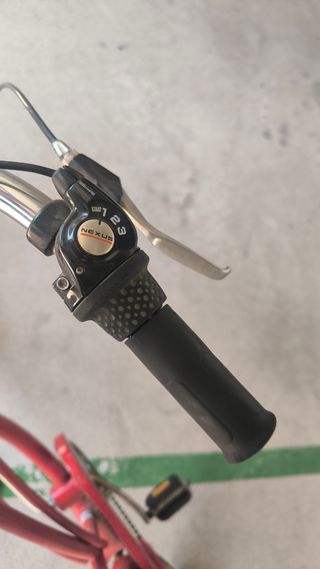 Bicicleta roja estilo vintage