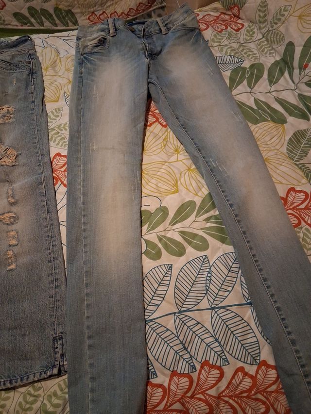 Pantalones beige Foglie Rosse - Talla L. 5 € cada