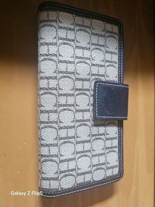 Billetero beige y marrón