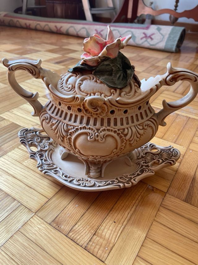 Zuppiera in porcellana vintage