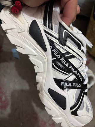 Zapatillas Fila unisex blancas y negras, talla 39