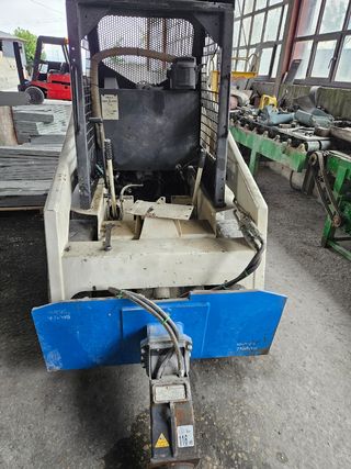 Minicargadora Bobcat 533