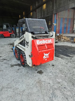 Minicargadora Bobcat 533 cambio por mixta