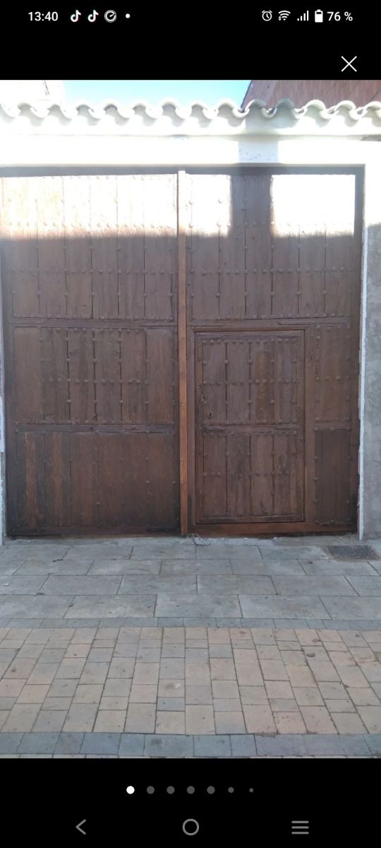 Puertas antiguas restauradas