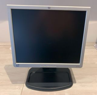 Monitor HP1740 con hub USB