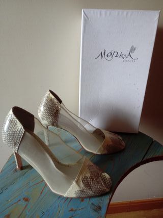 ZAPATOS PIEL COCODRILO BEIGE TALLA37 MÓNICA GARCÍA