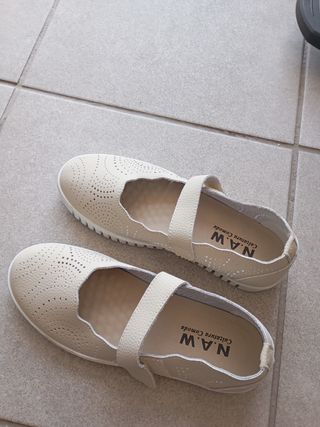 Zapatos N.A.W beige mujer