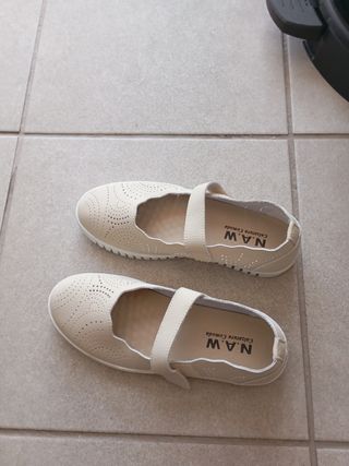 Zapatos N.A.W beige mujer