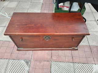 Baúl antiguo de madera