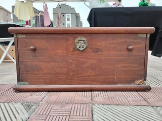 Baúl antiguo de madera