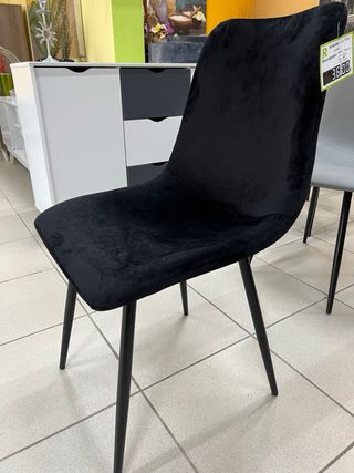sillas en varios colores