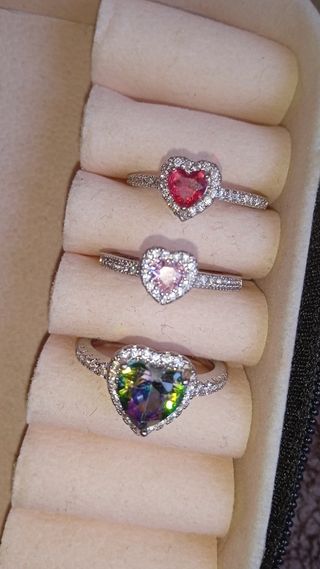 3 anillos corazón brillantes