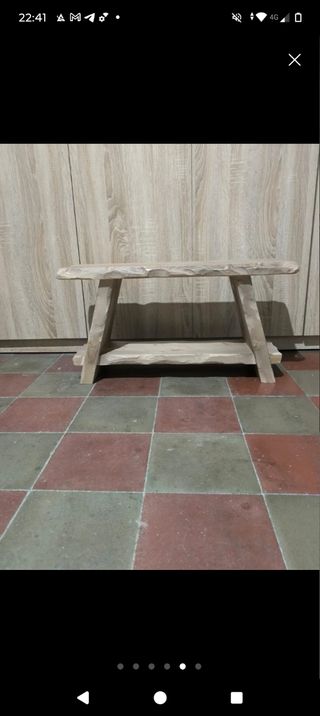 Banquito rústico de madera