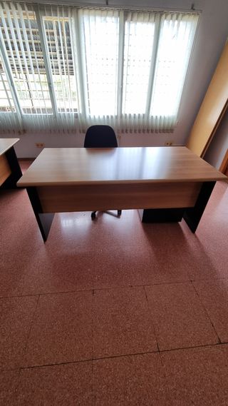 2 Mesas escritorio madera marrón con cajonera de 4
