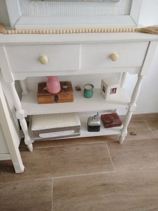 Recibidor blanco de madera