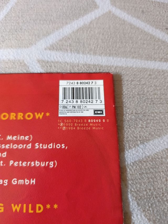 Scorpions - Living for Tomorrow Single