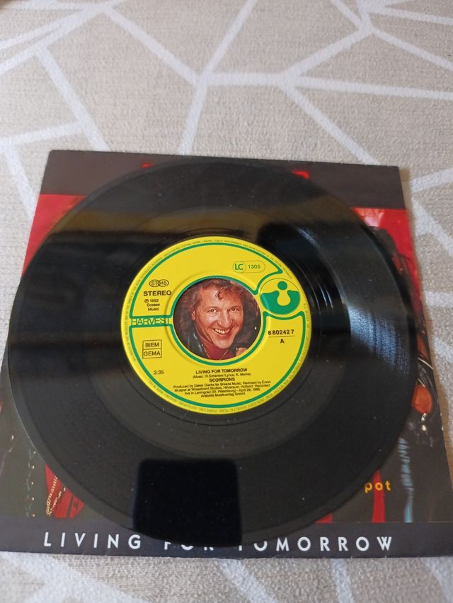 Scorpions - Living for Tomorrow Single