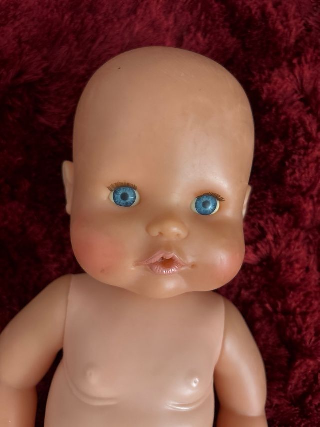 Muñeca bebé antigua