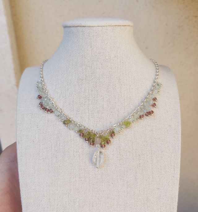 Collana pietre verdi e azzurro chiaro pendenti