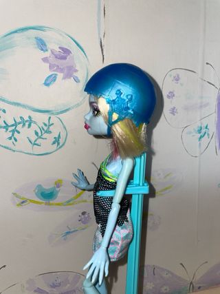 Muñeca Abbey Bominable patinaje Monster High