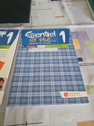 ESSENTIEL ET PLUS 1 PACK CAHIER