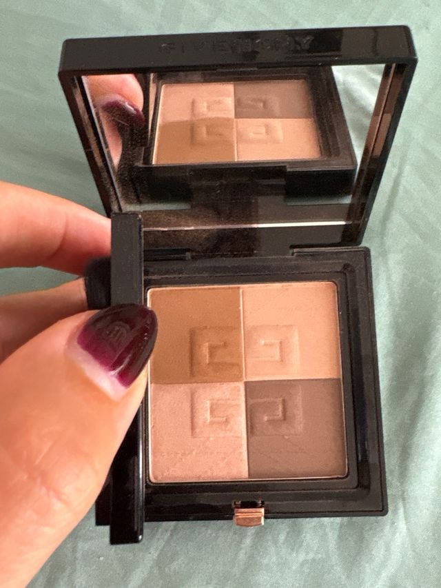 Givenchy Prisme Libre Bronzer Powder - 001 Mousseline Bronzée Polvo compacto bronceador y esculpidor. Nuevo, sin uso.