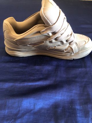 Zapatillas beige Bershka