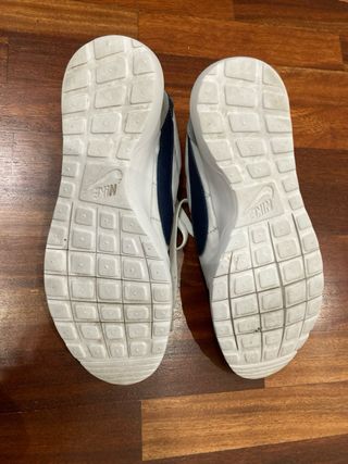Zapatillas Nike Roshe - Blancas y Azules