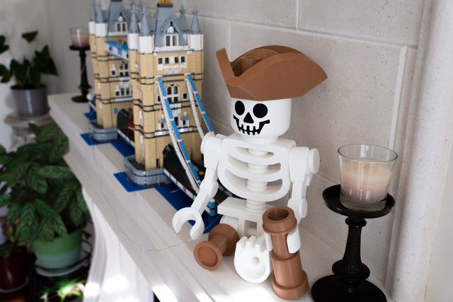 Scheletro pirata Lego gigante