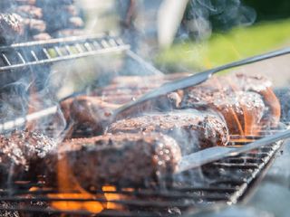 Barbecue a pellet
195 metallo nero e argento