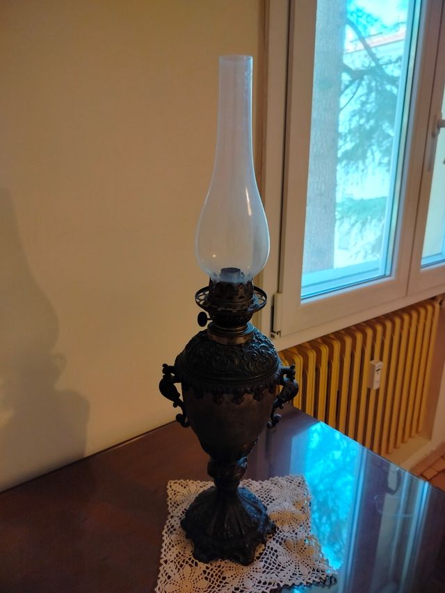 Lampada petrolio vintage metallo