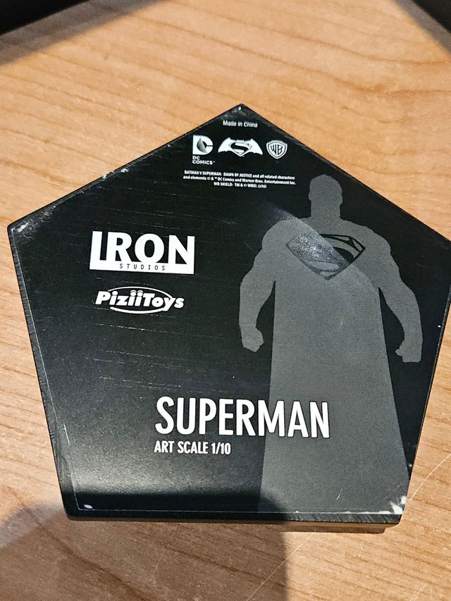 Figura Superman Iron Studios