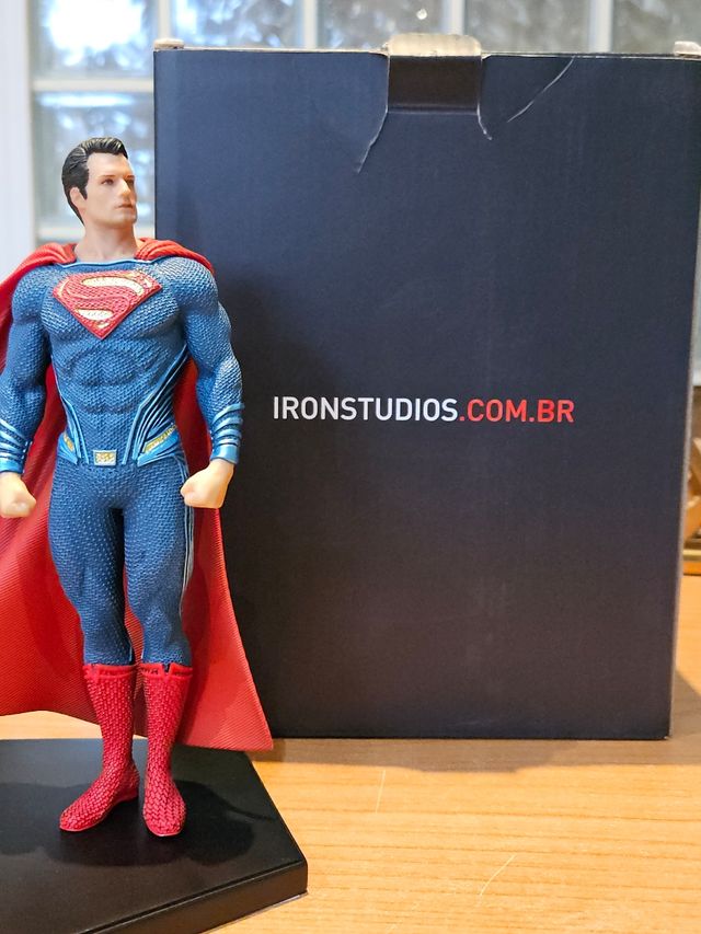 Figura Superman Iron Studios