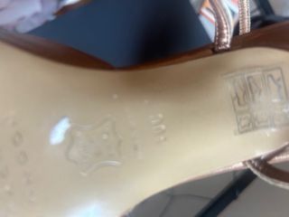 Zapatos Sacha London tacón beige