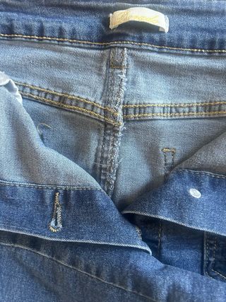 Falda vaquera azul - botones - flecos