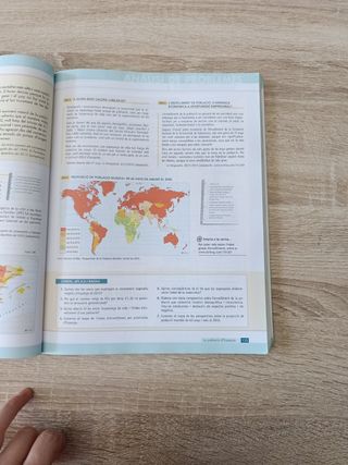 GB (GEOGRAFIA) BATXILLERAT AULA 3D (Catalan Edi...
