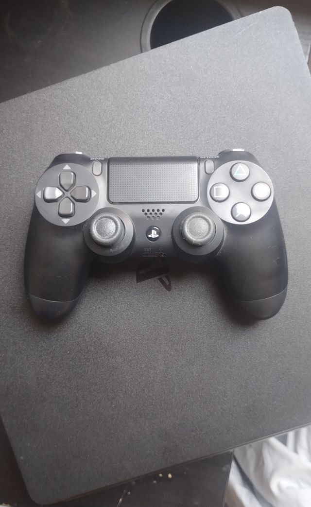 PlayStation 4 Slim 873GB