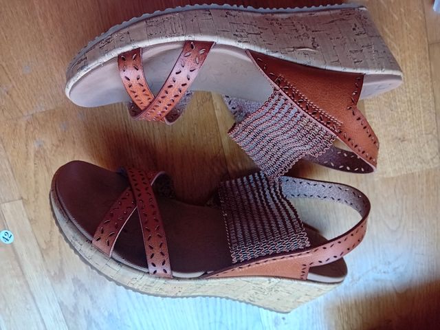 Sandalias Skechers Cali